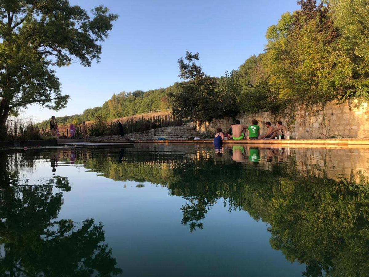 Grand Gite Les Cabanes De Fallot Pour 19 Personnes - Piscine Naturelle L'isle-Bouzon Luaran gambar